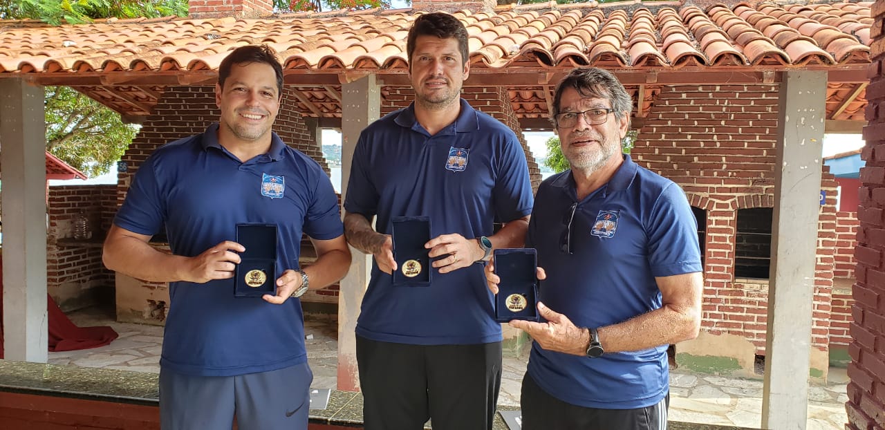 Os professores Fábio Brandolin, Renato Redoválio e Paulo Sérgio Miranda foram homenageados pela coordenação do Projeto.